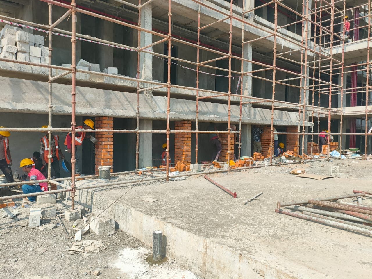 Wide Multi-Bay Ground Plinth Slab & Teams