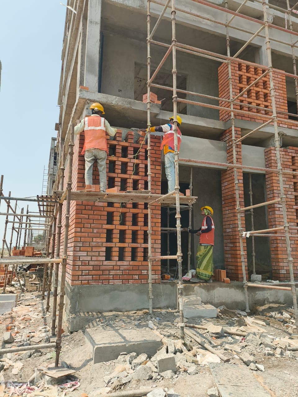 Plumb-Bob Verification on Corner Jali Column